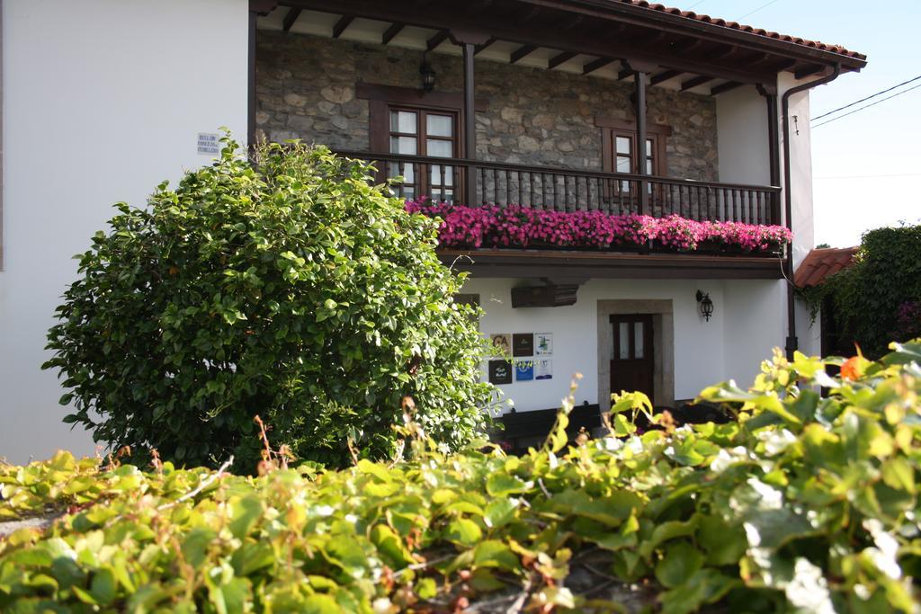 Gasthaus La Casona De Benito Cudillero Exterior foto