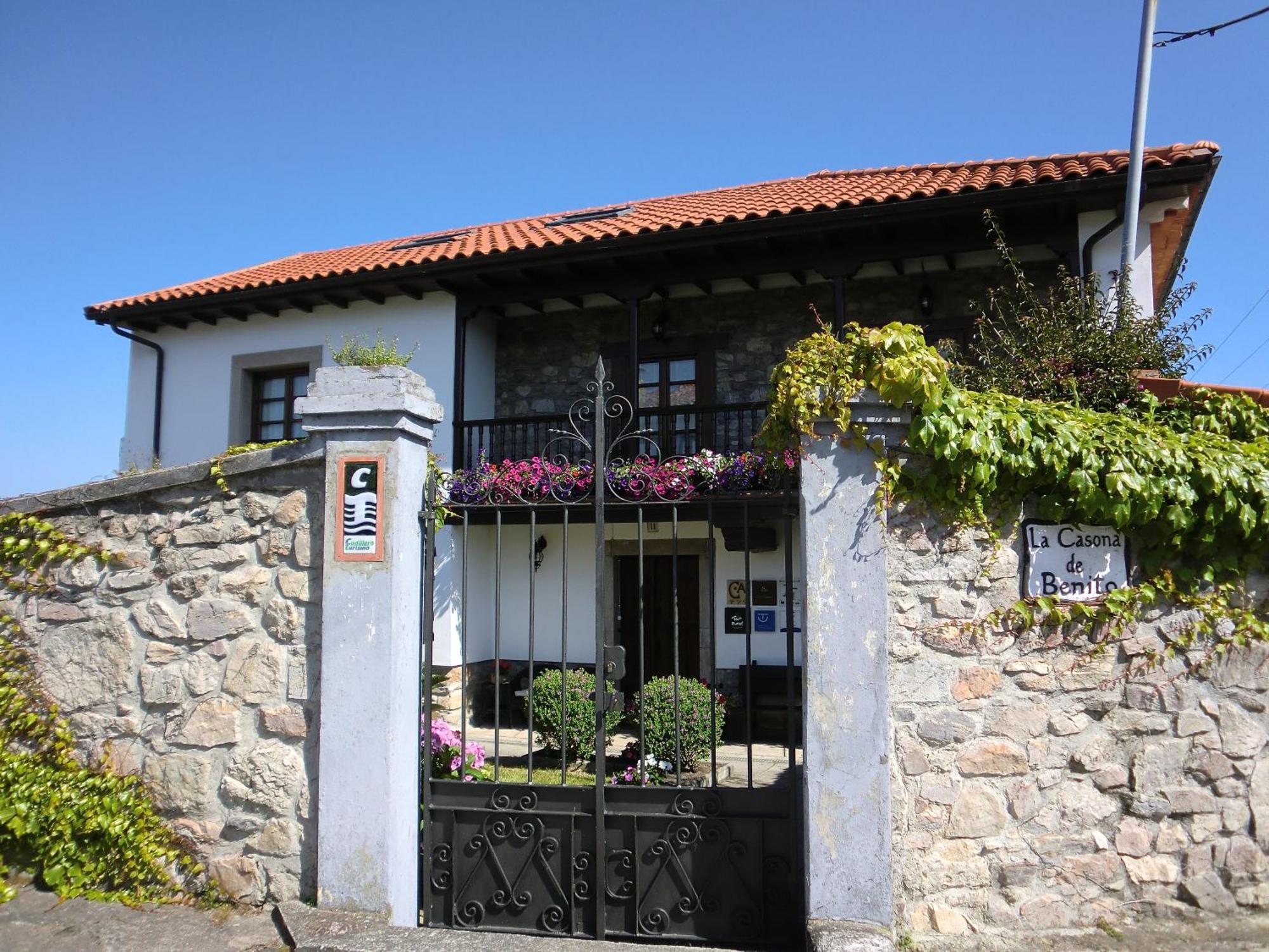 Gasthaus La Casona De Benito Cudillero Exterior foto